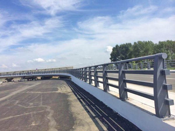 桥梁护栏